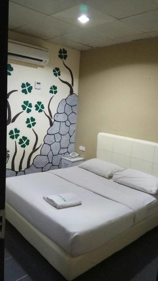 Golden Leaf Boutique Hotel ยะโฮร์บาห์รู ภายนอก รูปภาพ